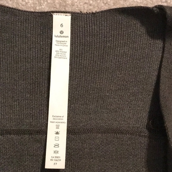 Beautiful Lululemon Green cardigan - Picture 4 of 8